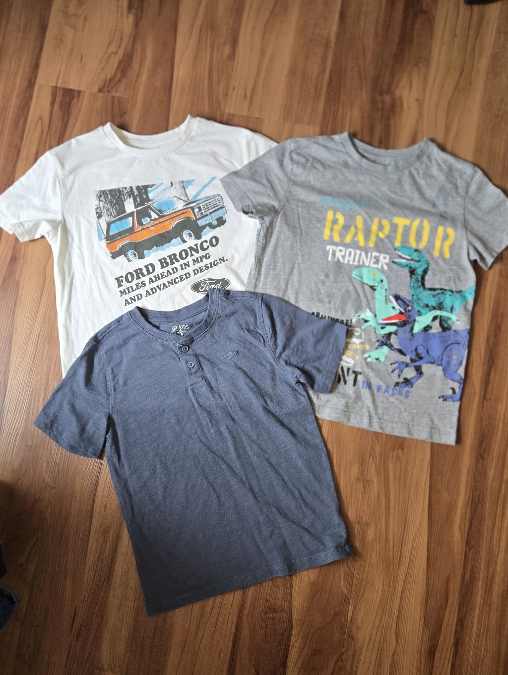 Vguc Set Of 3 Size 8 Short Sleeve T-Shirts Pack Dinosaur Ford Bronco Basic Tee